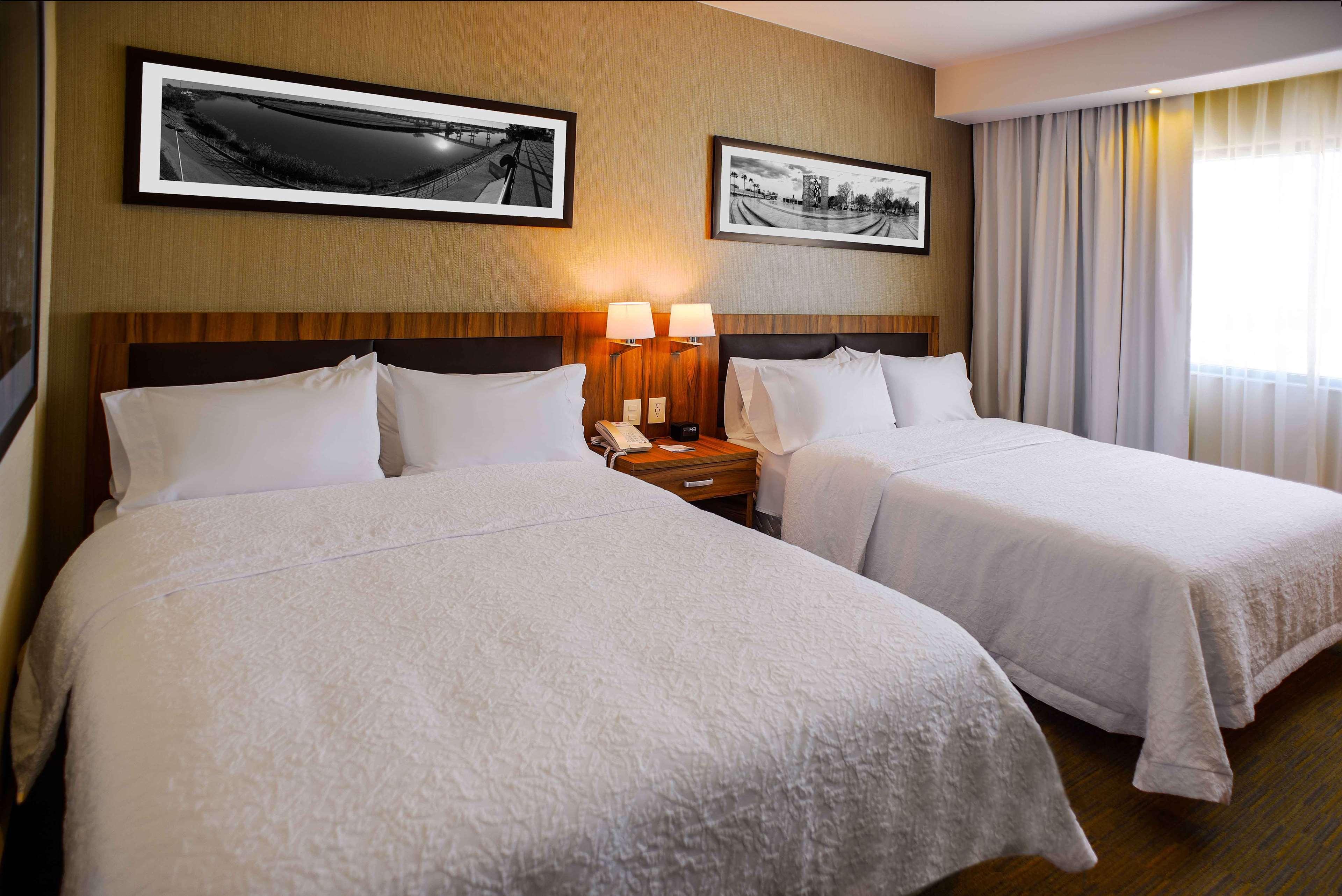 Hampton Inn Piedras Negras Exterior photo