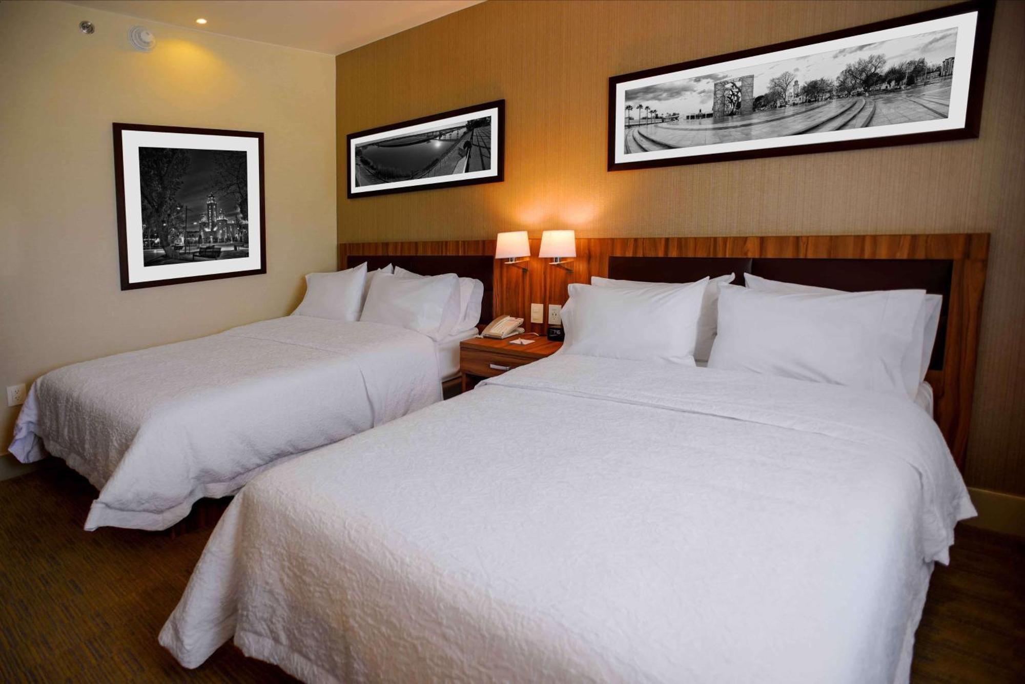 Hampton Inn Piedras Negras Exterior photo