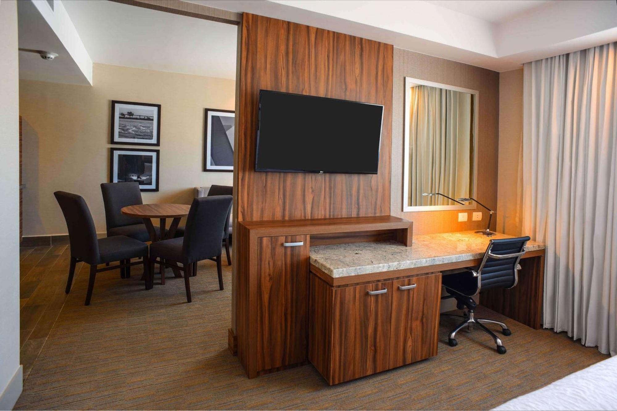 Hampton Inn Piedras Negras Exterior photo